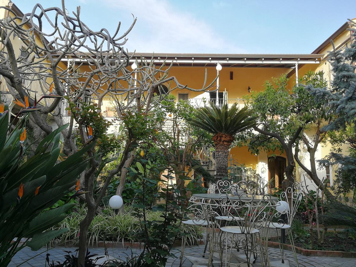 La Baronessa B&B Riposto Exterior foto